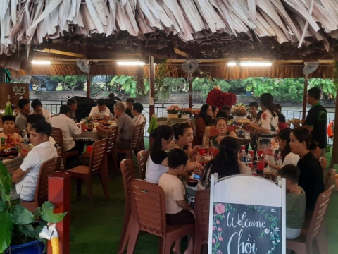 TIỆC SINH NHẬT CỦA GIA ĐÌNH ANH KHÁNH