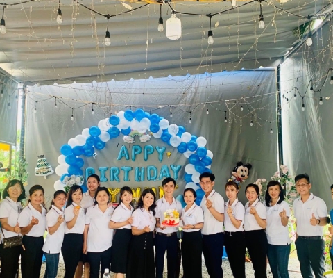 Khách hàng tại Chồi Ông Một